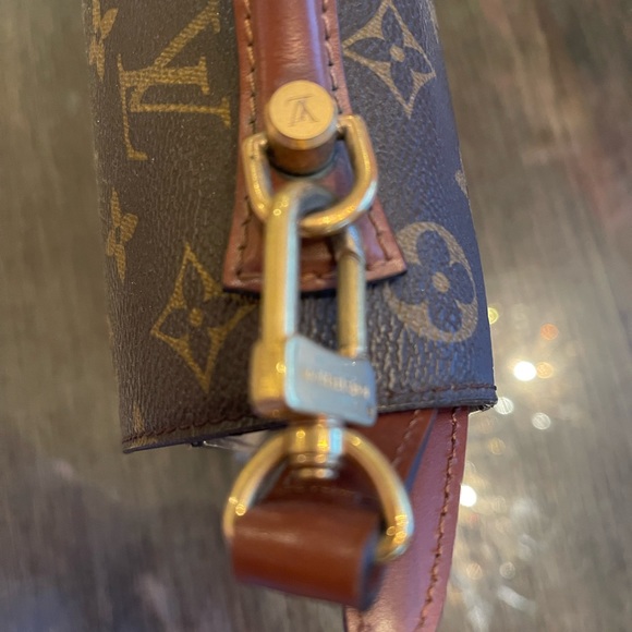 ✨Authentic Monceau Louis Vuitton Bag✨ - Picture 16 of 16